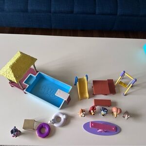 Bluey Pool Time Fun and Deluxe Park Themed Doll Playset Playground Sets